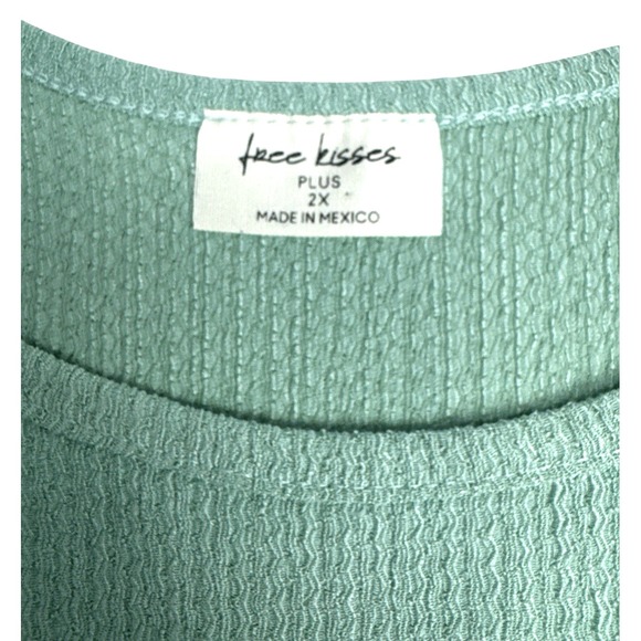 Free Kisses Sleeveless Tank Top – Plus Size 2X Green | Breezy‎ & Lightweight - Picture 4 of 14